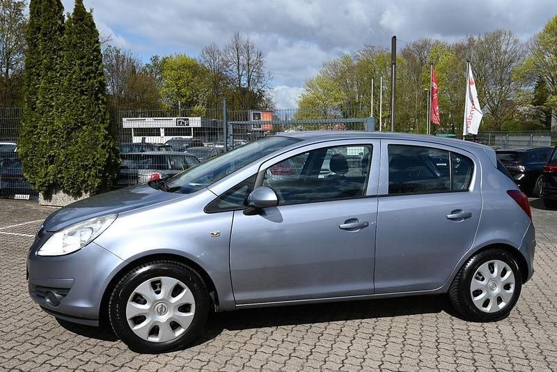 Gebraucht Opel Corsa Edition 60 PS (44 kW) 2009 Lichtsilber/silver lightning Kleinwagen