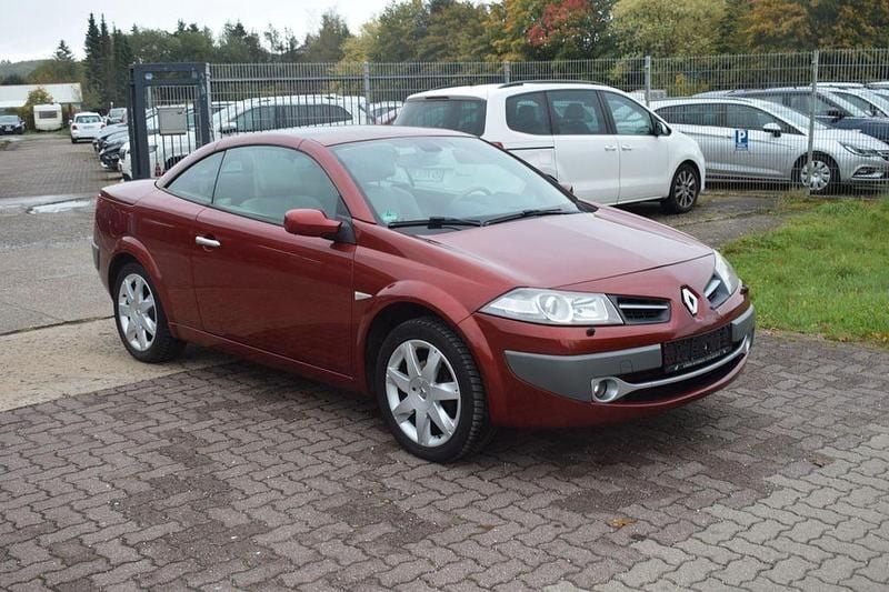 Gebraucht Renault Mégane Cabriolet Exception 135 PS (99 kW) 2008 Rot Cabrio
