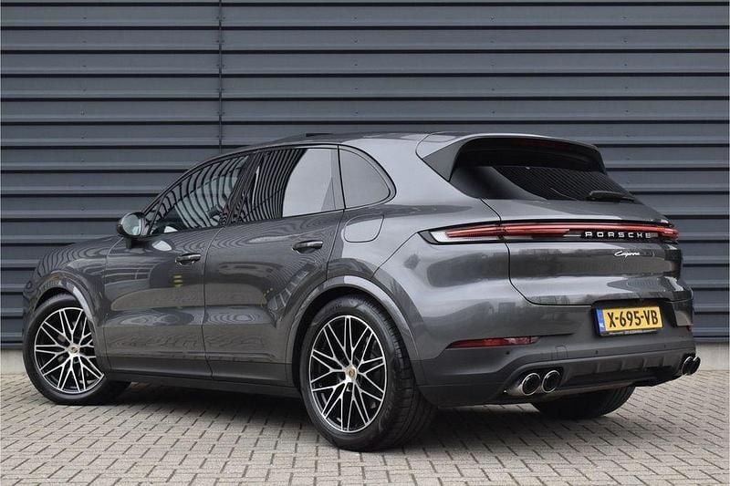 Second-hand Porsche Cayenne Sport 470 CP (345 kW) 2024 Gri SUV