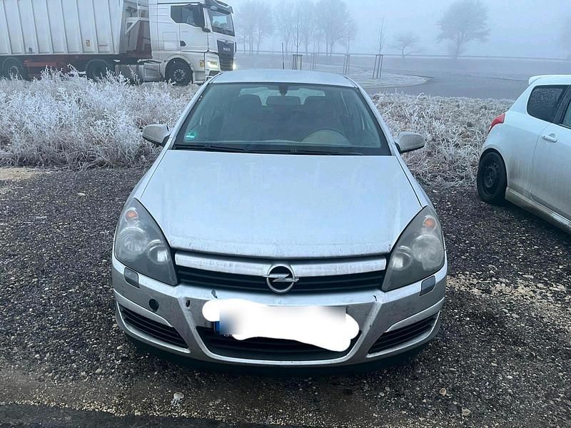 Grau Gebraucht 2004 Opel Astra Kleinwagen | 1.400 € (Fairer Preis) - Bild 1/4