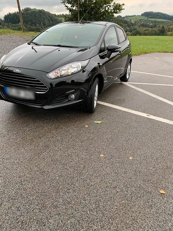 Gebraucht Ford Fiesta 82 PS (60 kW) 2015 Schwarz Kleinwagen