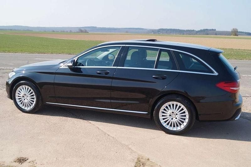 Gebraucht Mercedes C180 156 PS (114 kW) 2015 Obsidianschwarz  metalliclack Kombi