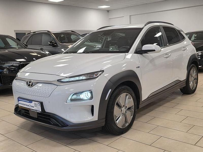 Weiß Gebraucht 2021 Hyundai Kona Style SUV | 21.870 € (Fairer Preis) - Bild 1/4
