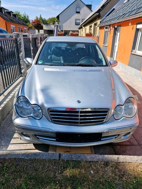 Silber Gebraucht 2007 Mercedes C200 Limousine | 3.500 € - Bild 1/4