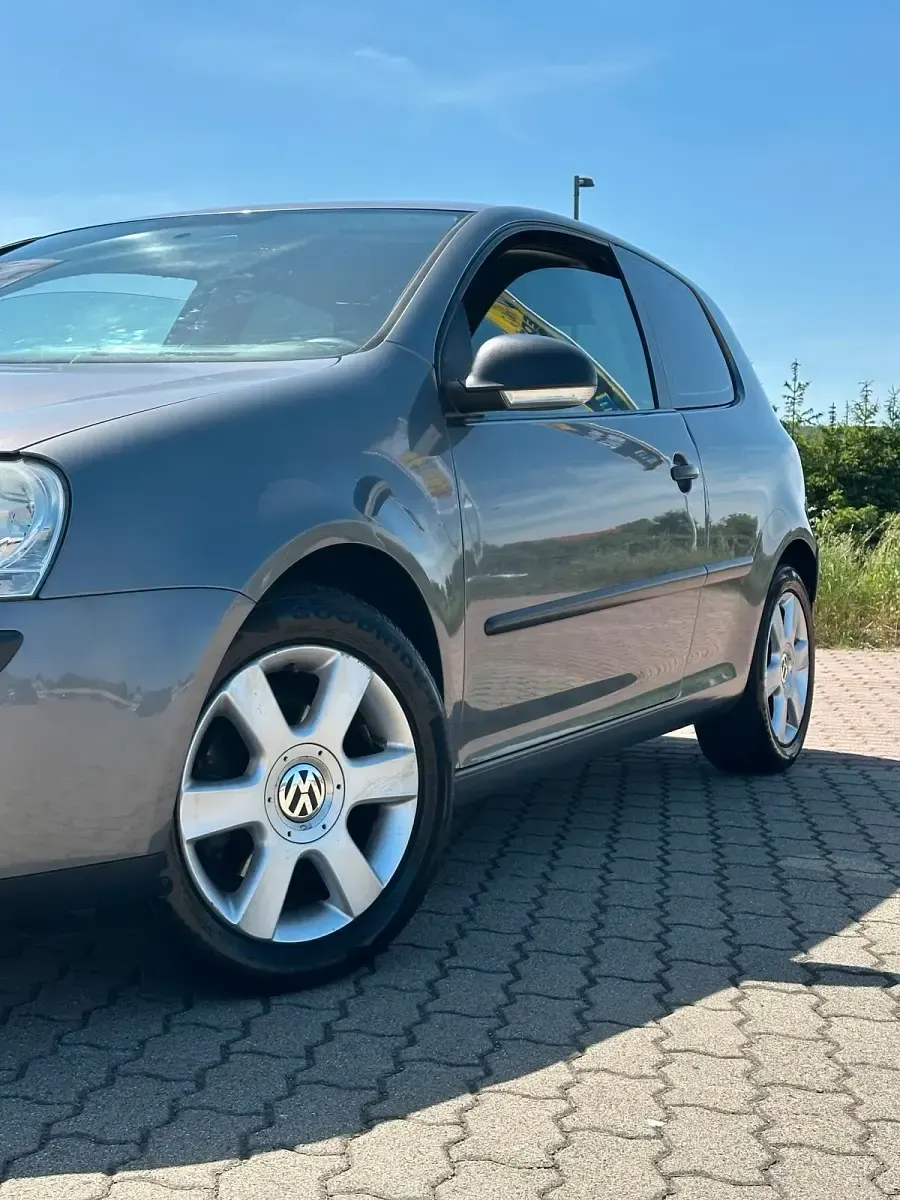 Gebraucht VW Golf V 80 PS (58 kW) 2007 Silber Coupé
