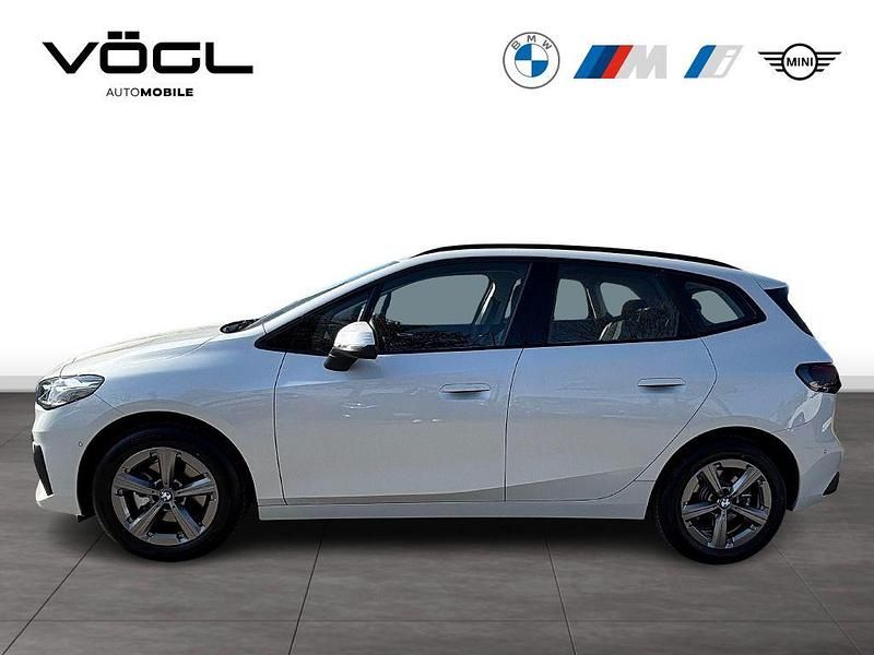 Gebraucht BMW 220 Active Tourer 156 PS (114 kW) 2025 Mineralweiß Van / Kleinbus