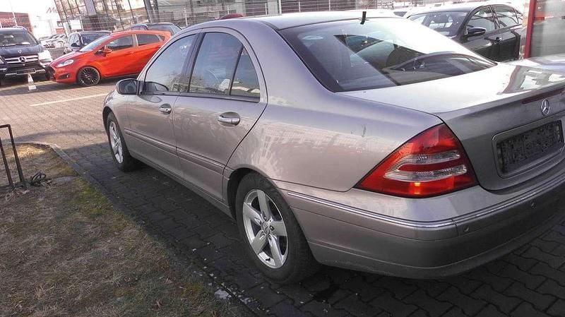 Gebraucht Mercedes C220 Elegance 143 PS (105 kW) 2003 Grau Limousine