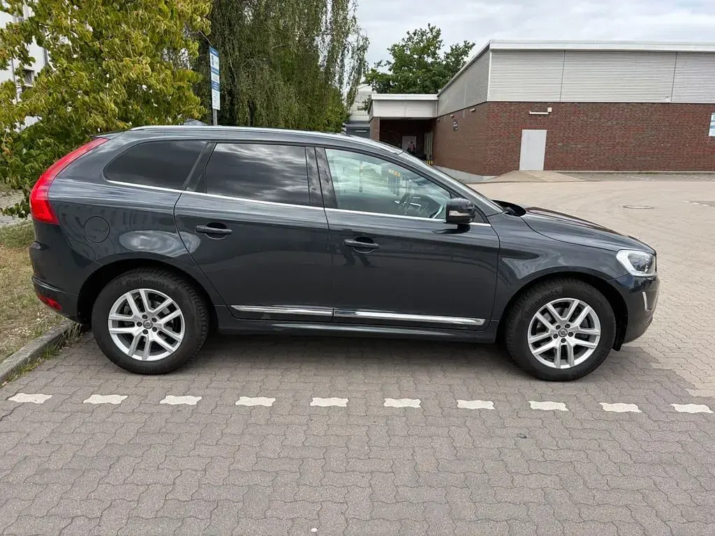 Gebraucht Volvo XC60 Momentum 220 PS (161 kW) 2016 Grau SUV