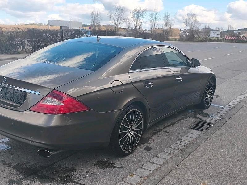 Gebraucht Mercedes CLS320 224 PS (164 kW) 2007 Silber Limousine
