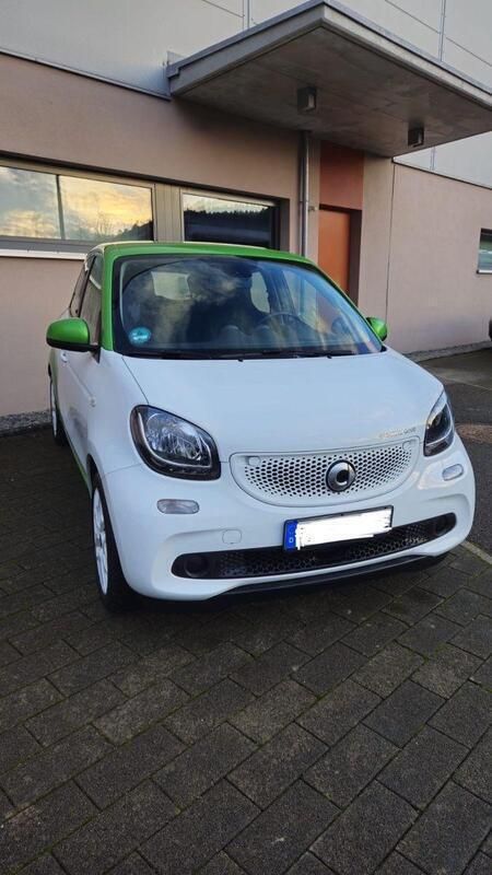 Grün Gebraucht 2017 Smart ForFour Electric Drive Kleinwagen | 6.550 € (Guter Preis) - Bild 1/4