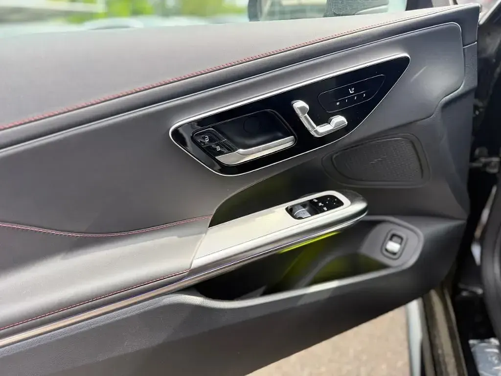 Gebraucht Mercedes CLE53 AMG AMG 449 PS (330 kW) 2024 Metalliclack obsidianschwarz Coupé