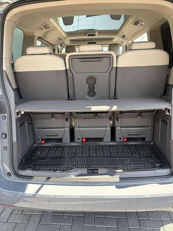 Gebraucht VW T7 Life 150 PS (110 kW) 2024 Grau Van