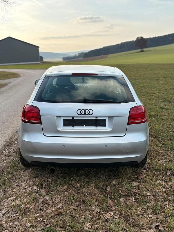 Second-hand Audi A3 102 CP (75 kW) 2009 Argintiu Hatchback