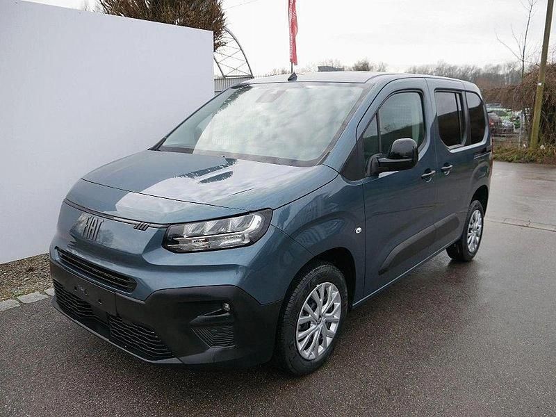 Blau Neu 2025 Fiat Doblò Van / Kleinbus | 26.649 € (Etwas zu teuer) - Bild 1/4