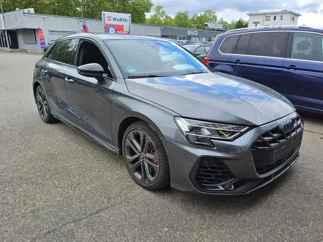 Gebraucht Audi S3 Ambiente 333 PS (244 kW) 2025 Daytonagrau perleffekt Limousine