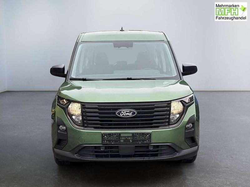 Neu Ford Tourneo Courier Trend 125 PS (91 kW) 2025 Bursting green metallic Van / Kleinbus