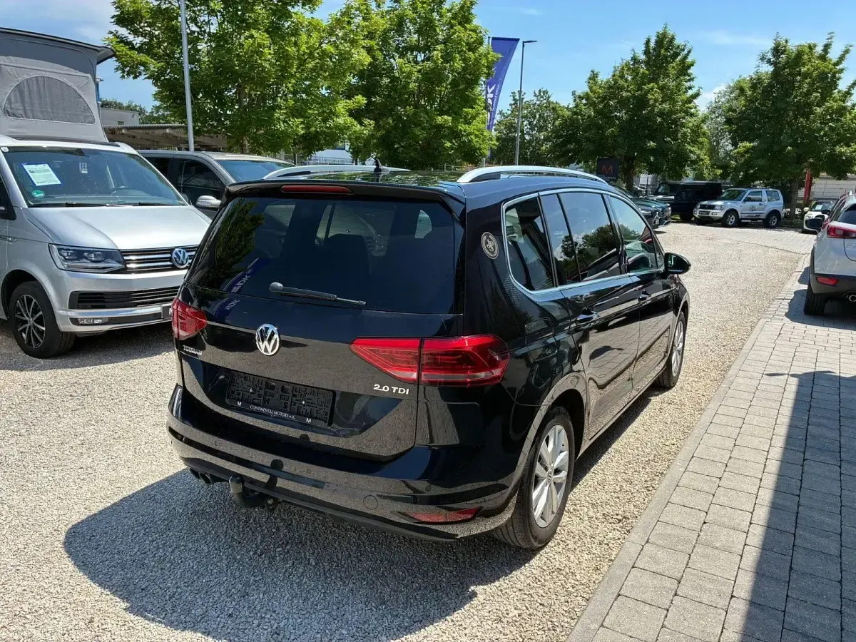 Gebraucht VW Touran Highline 150 PS (110 kW) 2016 Schwarz Van / Kleinbus