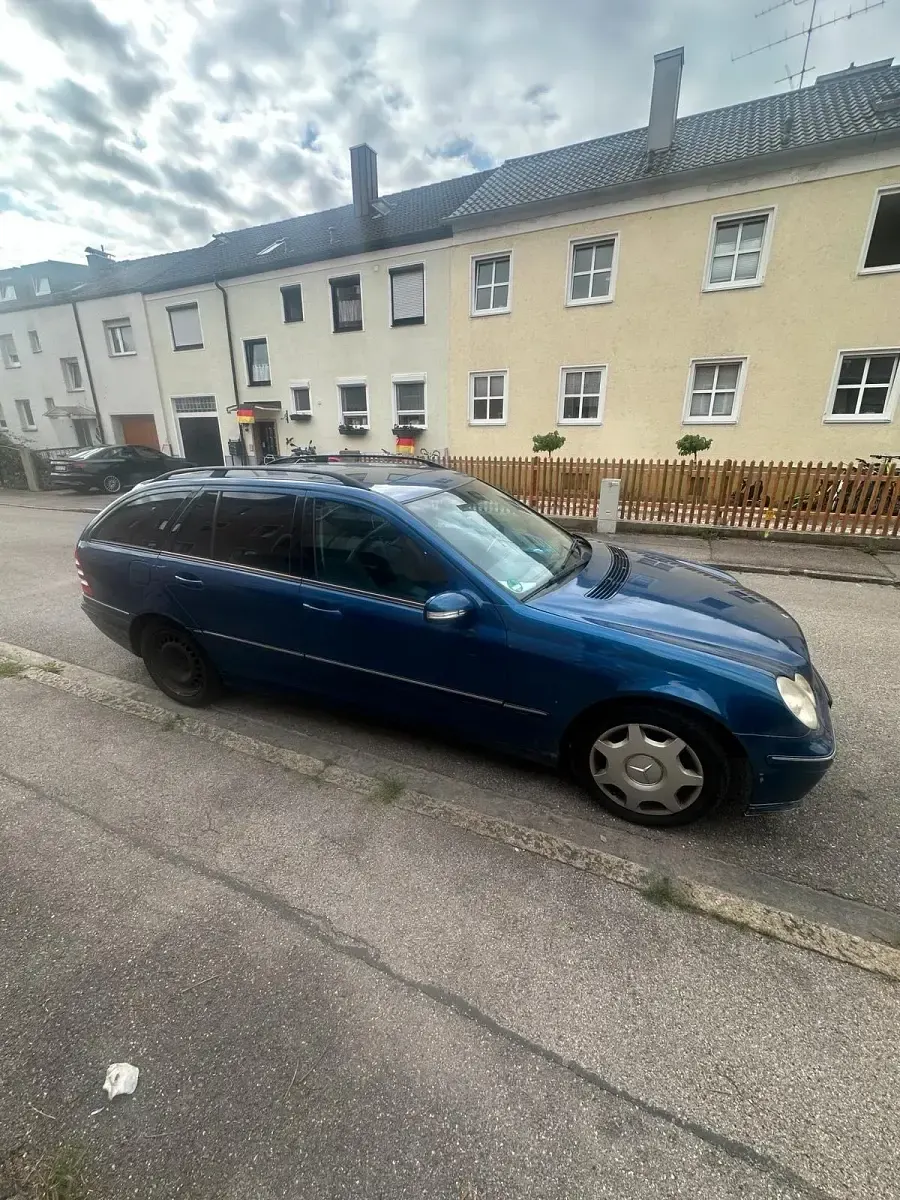 Gebraucht Mercedes C220 Avantgarde 150 PS (110 kW) 2004 Blau Kombi