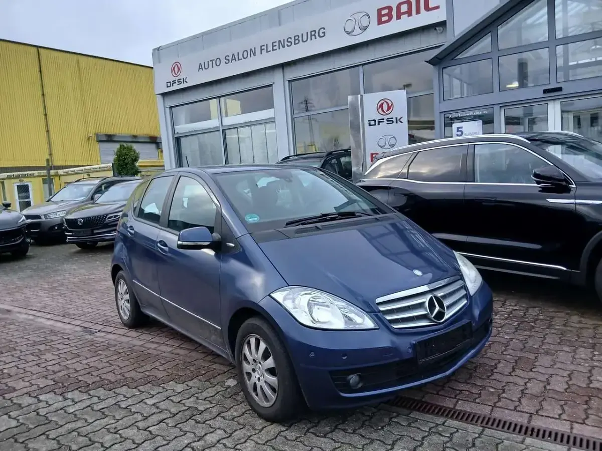 Gebraucht Mercedes A180 109 PS (80 kW) 2009 Blau Kleinwagen