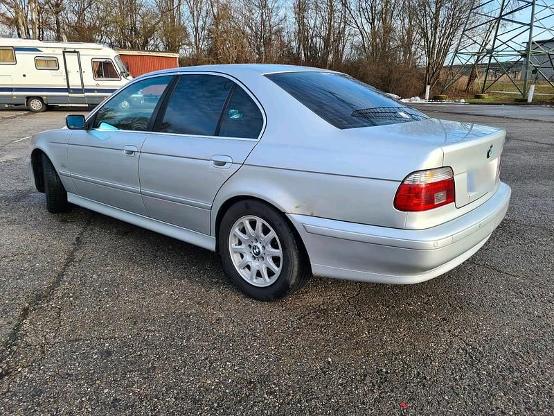 Gebraucht BMW 525 164 PS (120 kW) 2002 Silber Limousine