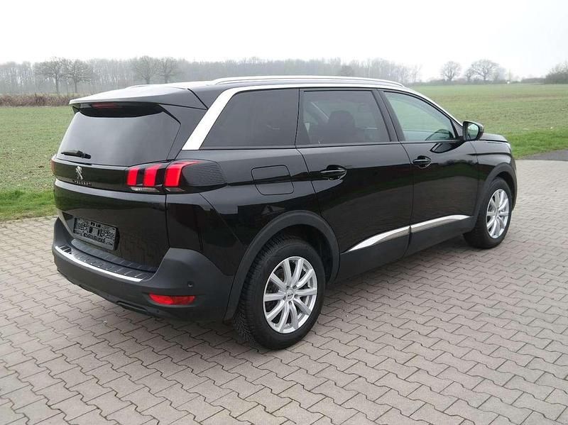 Gebraucht Peugeot 5008 131 PS (96 kW) 2020 Lackierung schwarz perlefekt Van / Kleinbus