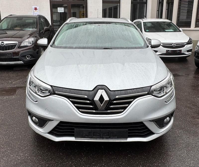 Gebraucht Renault Mégane GrandTour 110 PS (80 kW) 2018 Silber Kombi