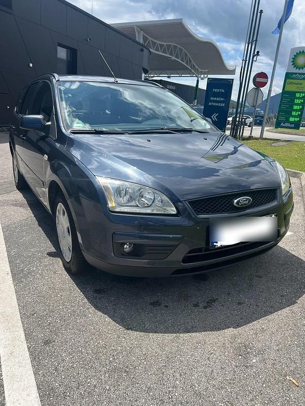 Grau Gebraucht 2007 Ford Focus Kombi | 1.200 € (Fairer Preis) - Bild 1/4