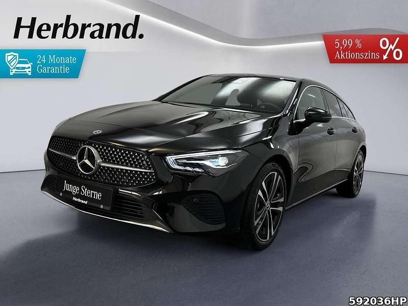 Metalliclack kosmosschwarz Gebraucht 2025 Mercedes CLA200 Progressive Kombi | 34.350 € (Fairer Preis) - Bild 1/4
