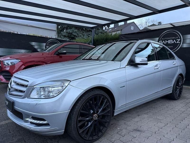Iridiumsilber Gebraucht 2010 Mercedes C350 Limousine | 12.880 € (Teuer) - Bild 1/4
