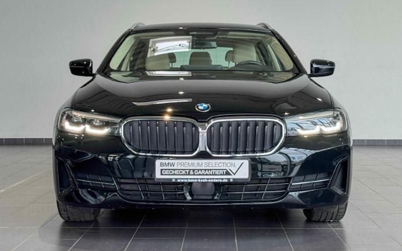 Gebraucht BMW 520 Sport Line 190 PS (139 kW) 2023 Schwarz Kombi