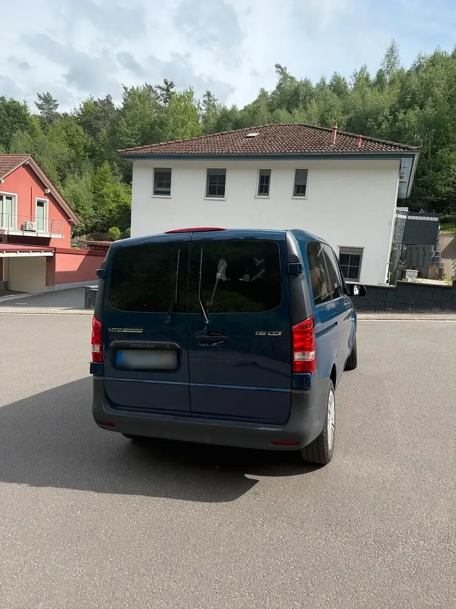 Gebraucht Mercedes Vito 163 PS (119 kW) 2022 Blau Van