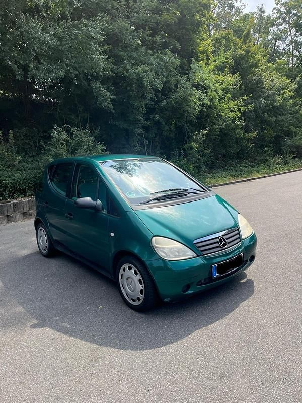 Grün Gebraucht 1998 Mercedes A140 Limousine | 1.100 € (Fairer Preis) - Bild 1/4