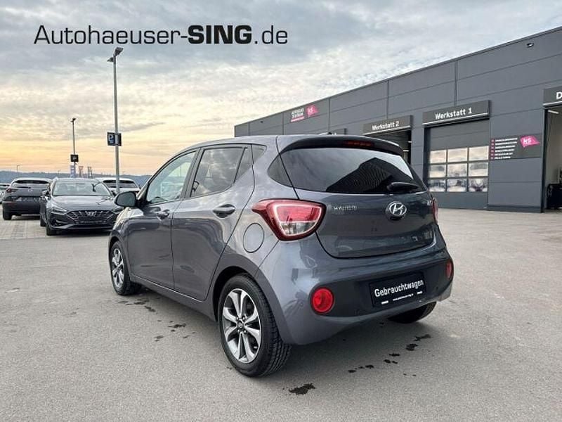 Gebraucht Hyundai i10 YES! 87 PS (63 kW) 2018 Grau Kleinwagen
