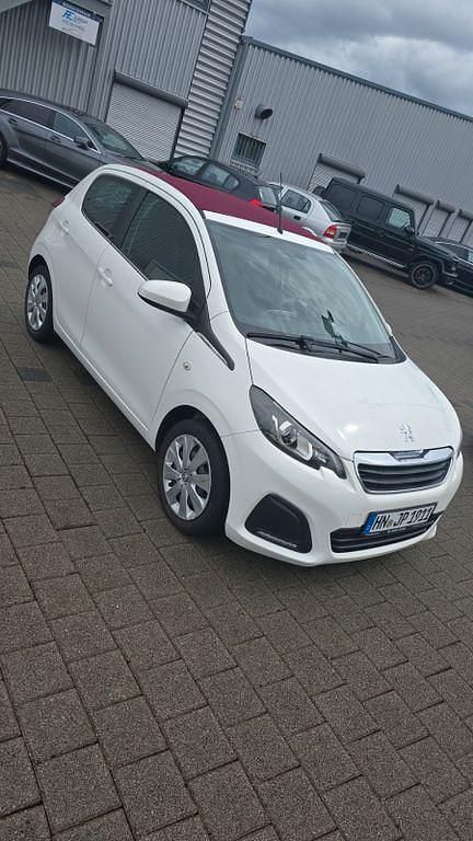 Weiß Gebraucht 2015 Peugeot 108 Active Kleinwagen | 5.700 € (Guter Preis) - Bild 1/4
