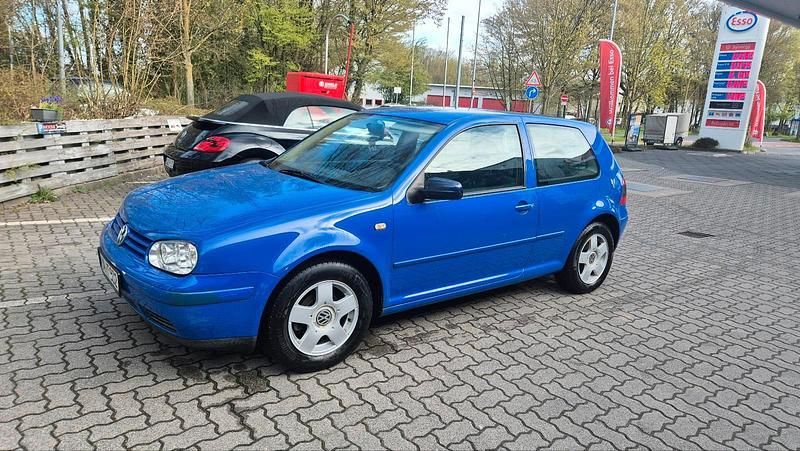 Gebraucht VW Golf 100 PS (73 kW) 1998 Blau Coupé