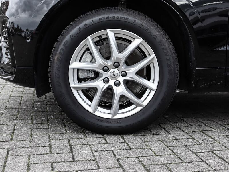 Gebraucht Volvo XC60 Plus 455 PS (334 kW) 2024 Onyx black / metallic SUV