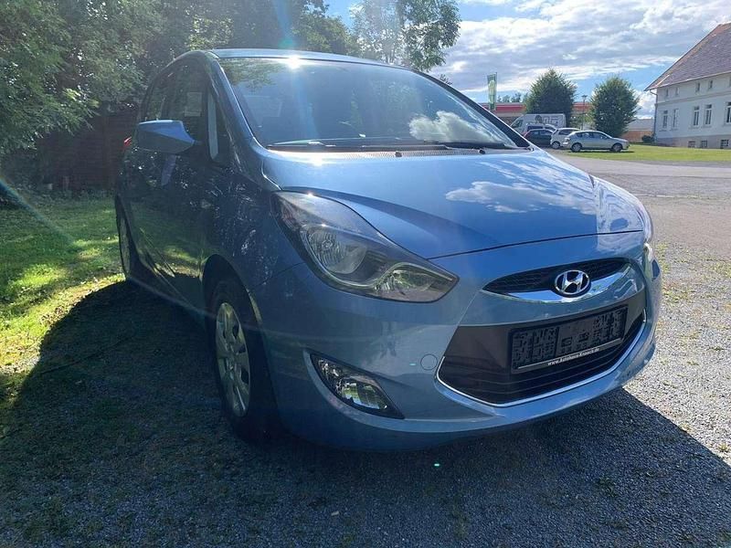 Gebraucht Hyundai ix20 Trend 125 PS (91 kW) 2014 Blau Kleinwagen