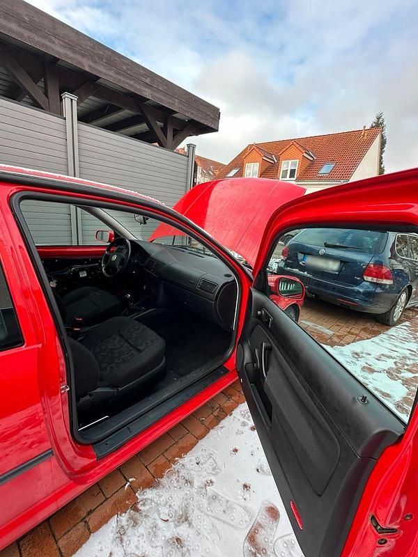 Gebraucht VW Golf 75 PS (55 kW) 1998 Rot Coupé