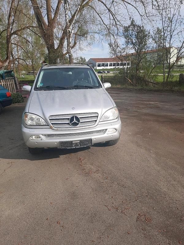 Silber Gebraucht 2005 Mercedes ML350 SUV | 4.300 € (Superpreis) - Bild 1/4