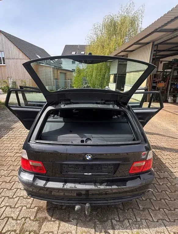 Gebraucht BMW 320 150 PS (110 kW) 2002 Schwarz Kombi