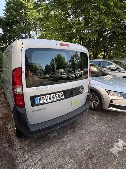 Gebraucht Opel Combo 95 PS (69 kW) 2018 Silber Van / Kleinbus
