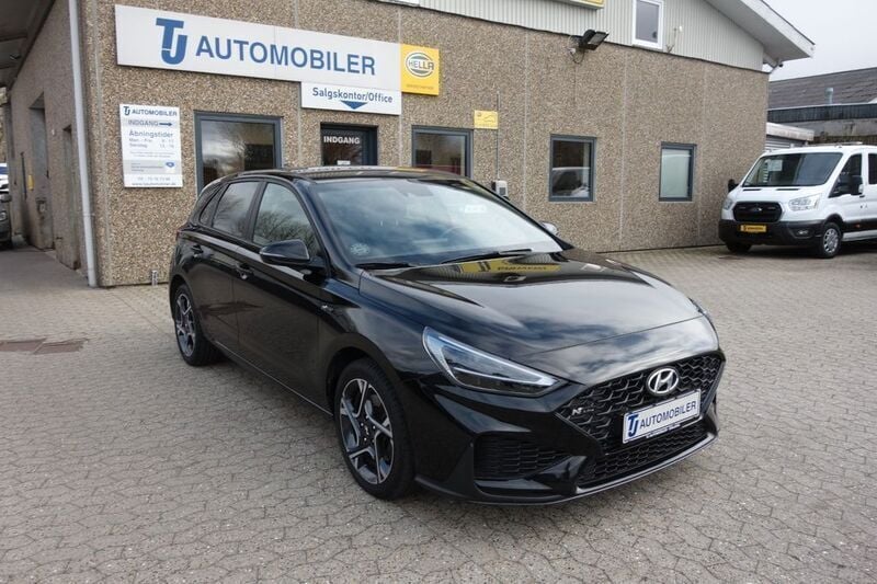 Schwarz Gebraucht 2022 Hyundai i30 Kleinwagen | 13.800 € (Guter Preis) - Bild 1/4