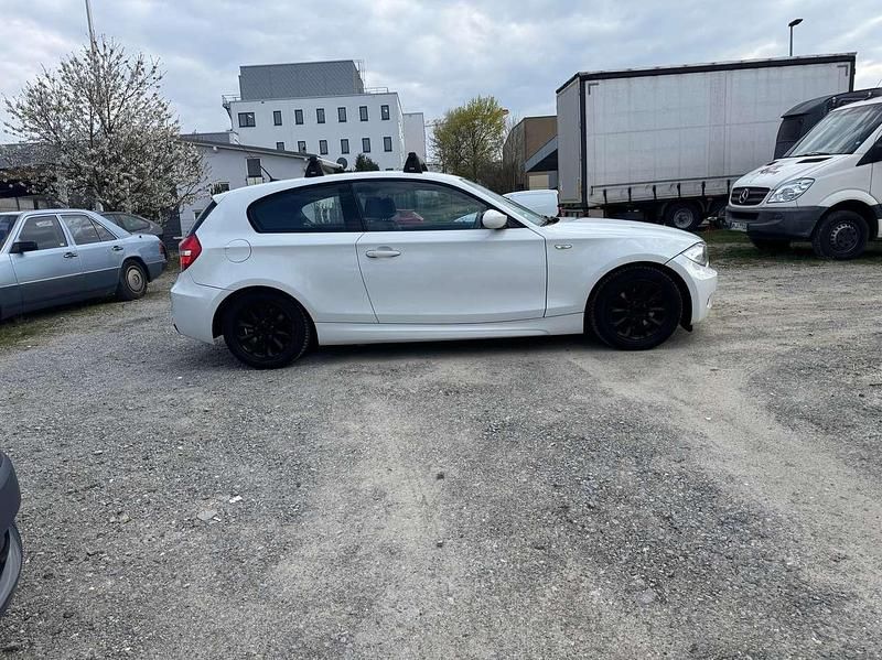 Gebraucht BMW 118 143 PS (105 kW) 2009 Alpinweiss iii Kleinwagen