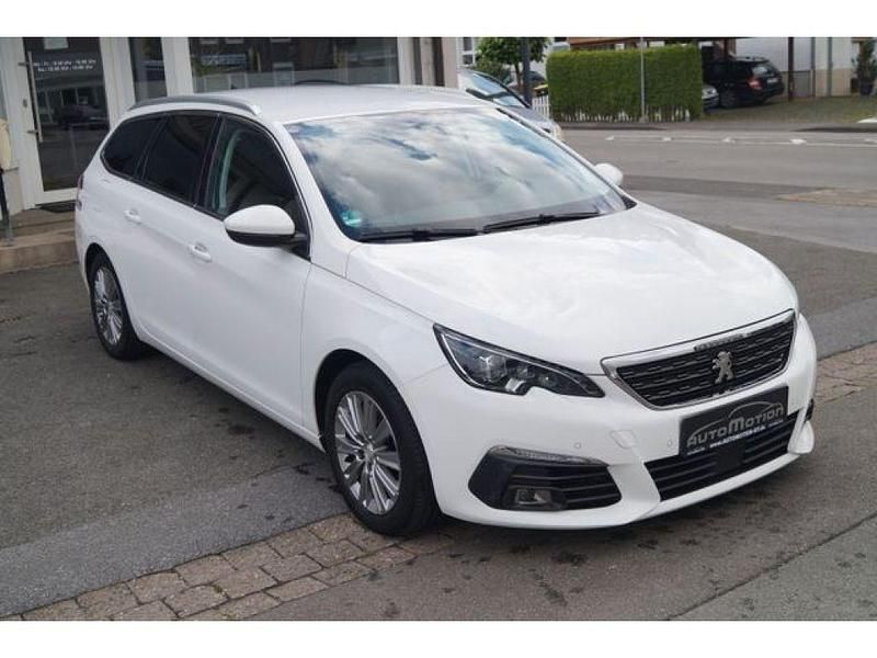 Gebraucht Peugeot 308 131 PS (96 kW) 2021 Blanc banquise Kombi
