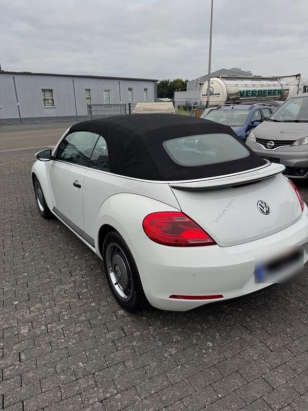 Usata VW Beetle 105 CV (77 kW) 2015 Bianco Utilitaria