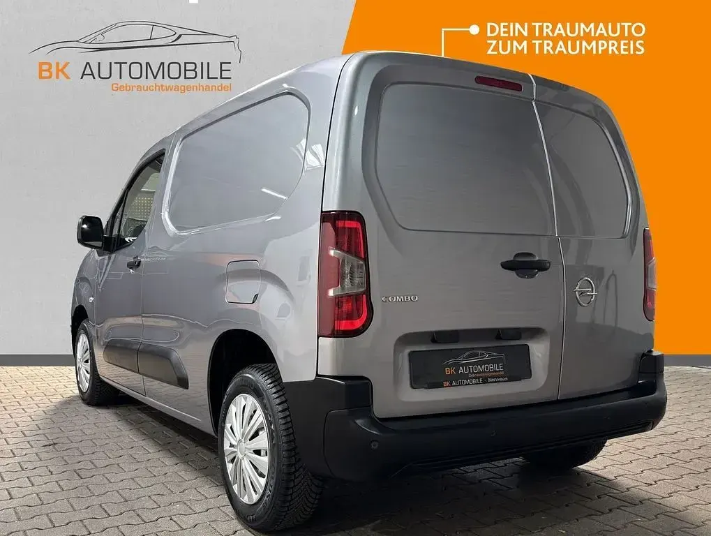 Gebraucht Opel Combo 102 PS (75 kW) 2023 Quartz/artense grey Van / Kleinbus