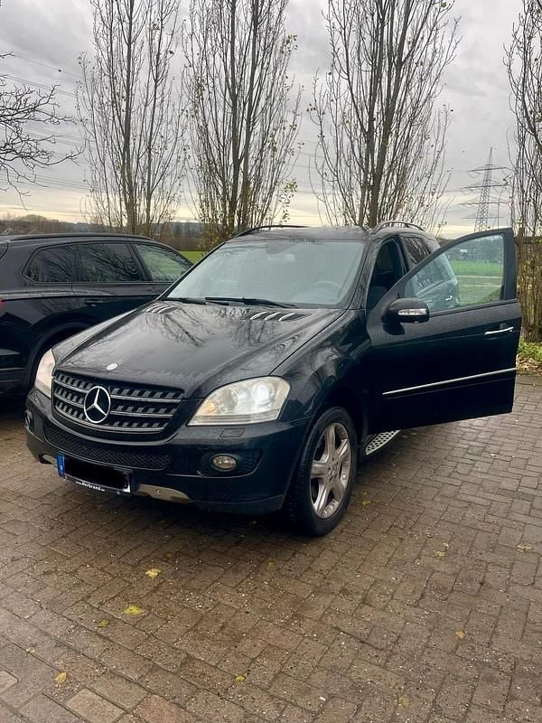 Gebraucht Mercedes ML320 224 PS (164 kW) 2007 Schwarz SUV