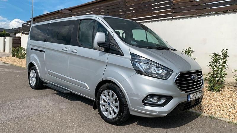 Gebraucht Ford Tourneo 150 PS (110 kW) 2023 Silber Van / Kleinbus