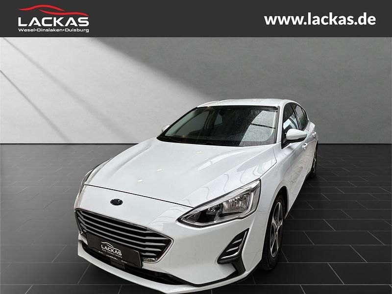 Weiss Gebraucht 2019 Ford Focus Active Limousine | 11.890 € (Superpreis) - Bild 1/4