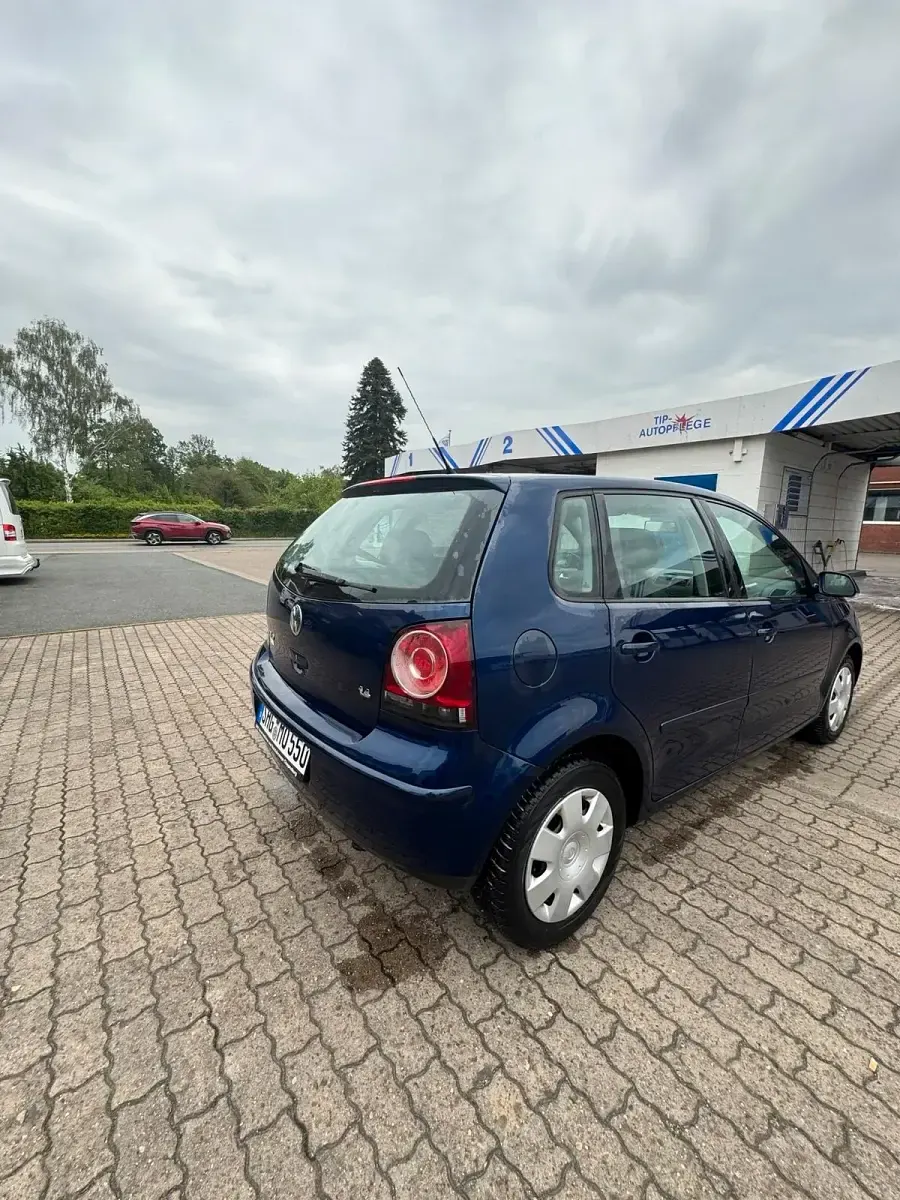 Gebraucht VW Polo 75 PS (55 kW) 2005 Blau Kleinwagen
